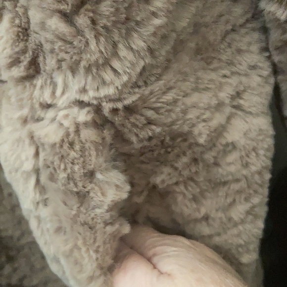 FINAL MARKDOWN Kenneth Cole faux fur coat xl - Picture 5 of 7